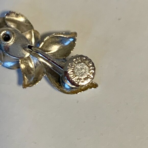 Bond Boyd Vintage Rose Sterling Screw Back Earrings - Picture 3 of 4